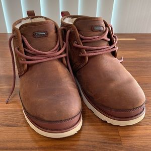 UGG® Neumel Waterproof Chukka Boot (Men) color: CHESTNUT. Size 12 M